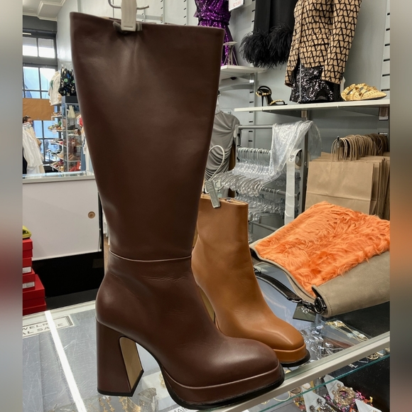 Sz 40 and 41 NIB $875 Souliers Martinez boots - Picture 3 of 4